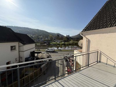Großzügige 5-Zimmer-Wohnung mit Balkon & Lahnblick – auch als Büro/Praxis nutzbar