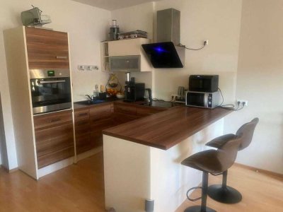 Stilvolle, gepflegte 2-Zimmer-Wohnung mit Balkon und Einbauküche in Ottersweier
