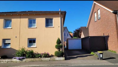 ***Reserviert***
Topgepflegte Doppelhaushälfte in Hochlar provisionsfrei zu verkaufen