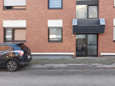 Erdgeschosswohnung mit Tiefgaragenplatz