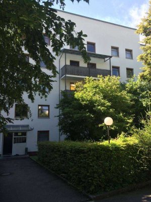 Passau-Zentrum, großes Galerie-Studentenappartement, kompl. möbliert, direkt am Klostergarten