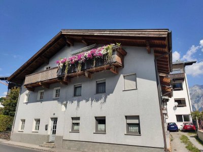 Attraktive 3-Zimmer-Dachgeschosswohnung mit 2 Balkonen im Zentrum von Götzens