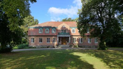 ☆☆☆☆☆ Wohnen im GUTSHAUS von Neuhof - Geräumige 3-RAUM - WOHNUNG ☆☆☆☆☆