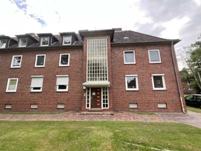 Renovierte Erdgeschosswohnung mit ebenerdiger Dusche und Einbauküche im Jadeviertel zu vermieten!