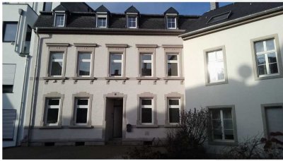 Schöne 2-Zimmer Altbauwohnung im Maarviertel mit Küche
