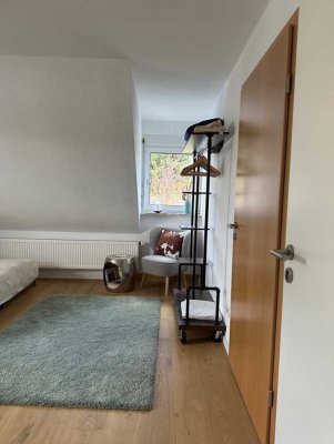 Schöne 3-Zimmer-Dachgeschosswohnung mit zusätzlichem Home Office