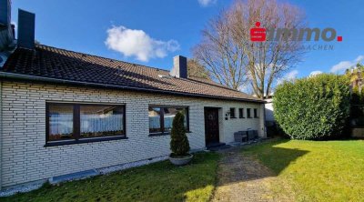 Einseitig angebauter Bungalow mit großem Garten in Top-Lage von Broichweiden