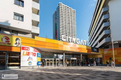 MÖBLIERTE 50M² MIT 55M² ECKTERRASSE IM LEOPOLD-TOWER IM CITY GATE