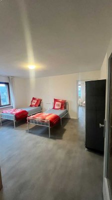Möblierte WG-Zimmer mit EBK in Niederkassel
