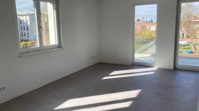 Helle großzügige 3-Raum-Wohnung zu vermieten!
