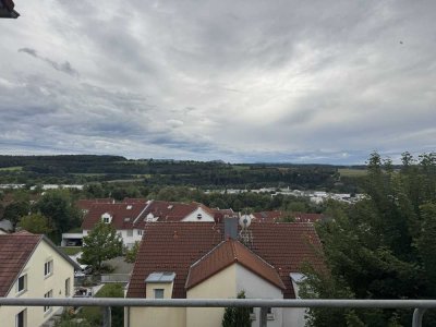 3-Zi-Whg. mit Weitblick sowie zwei Stellplätzen