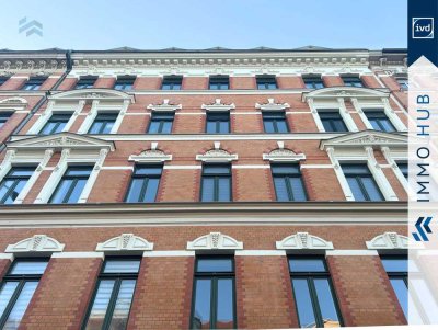 ++ Wohnen über den Dächern: helle Denkmalwohnung mit Aufzug und Balkon ++