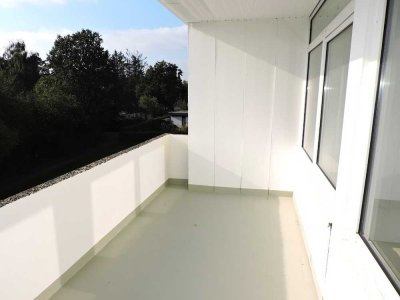 Renovierte 3-Zimmer- Wohnung mit großem Balkon frei!