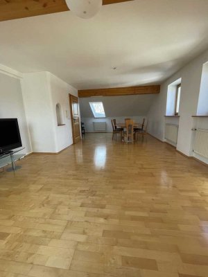 Helle 4,5-Zimmer-Wohnung mit Einbauküche