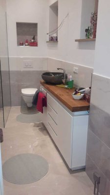 Traumhaftes Wohnen in Ebenhofen – Stilvolle 3,5-Zimmer-Wohnung mit großem Garten & Designerausstattu