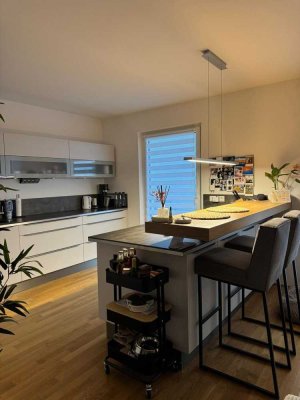 Neuwertige 3-Zimmer Wohnung mit hochwertiger Küche und überdachter großer Loggia