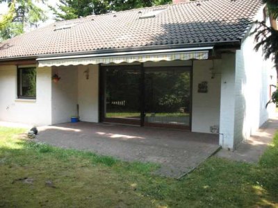 5 1/2 Zimmer Einfamilienhaus, 2 Bäder, Gäste-WC, Kamin, Carport, Bj. ca. 1985 ca. 1500 m vom Zentrum