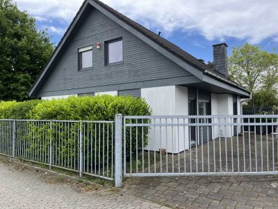 Top saniertes Einfamilienhaus mit Nebengebäude für Wohnen & Arbeit in Tönisvorst