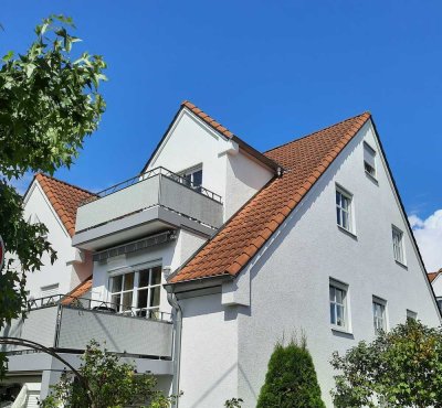 Sehr helle 3-Raum-Maisonette-Wohnung mit Balkon und EBK in Diedorf