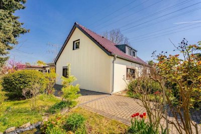 Ruhiges Wohnen im Grünen von Berlin-Malchow – Doppelhaushälfte mit Garten und Zufahrt