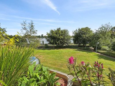 Traumhafte und modernisierte 3-Zimmer-Wohnung mit direktem Blick auf den Rhein in Bonn-Castell