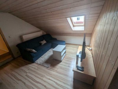Schöne 2,5-Zimmer-Dachgeschosswohnung in Loiching