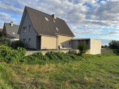 Freistehendes, vollständig saniertes Einfamilienhaus am Feldrand