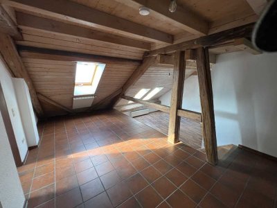 Helle 3,5-Zimmer Dachgeschosswohnung in Baienfurt, Ortsteil Köpfingen
