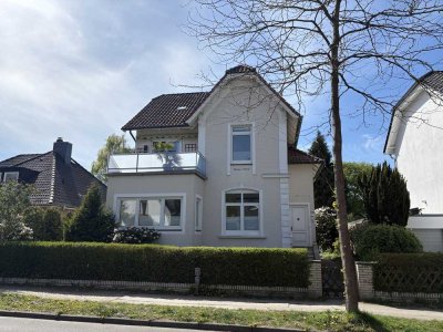 Charmante Altbauwohnung im Erdgeschoss mit Garten im Zweifamilienhaus