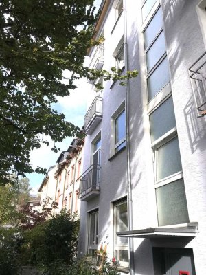 3- Zimmer Altbauwohnung mit Parkett in Frankfurt-Bornheim