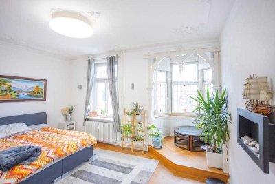 Stilvolle 4-Zimmer-Altbauwohnung mit modernem Wohnkomfort in zentraler Stadtlage