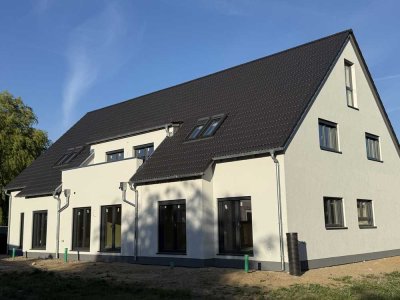 Familientraum: 5-Zimmer-Reihenendhaus (Neubau) mit Garten in Bargteheide