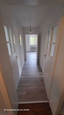 SINGLE-TRAUM im DACHGESCHOSS | 2 ZIMMER | BADEWANNE