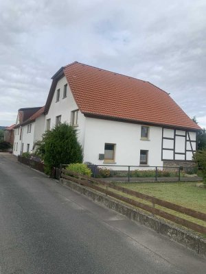 Bauernhaus mit Nebengebäude und 1065qm Grundstück, ruhige Lage in Sackgasse