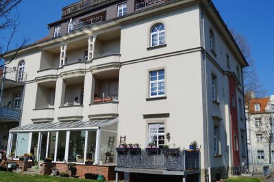 2-Raum-Wohnung im Dachgeschoss mit Fahrstuhl zu vermieten