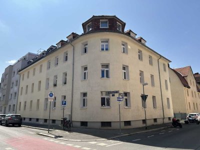 OF: Bürgel: 3 ZW mit Balkon in saniertem Stilaltbau