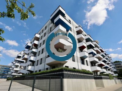 PENTHOUSE MIT GROSSER TERRASSE & PANORAMABLICK - HELL &  MODERN - MIT PKW -STELLPLATZ