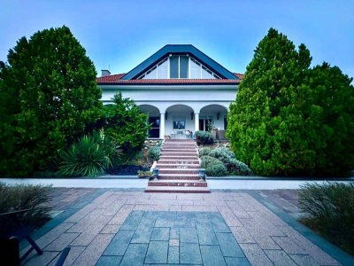 Parndorf - Repräsentatives (thermisch saniertes) Einfamilienhaus im schicken "Loberon Stil"