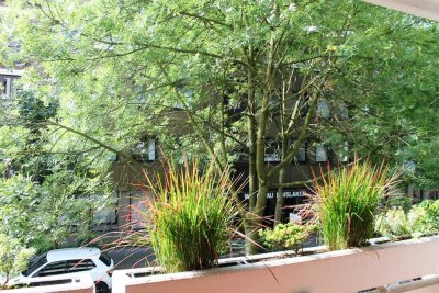 Komfortable 4 Zimmer Wohnung : Garage/ XL Balkon/ Sauna / Schwimmbad