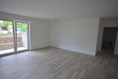 Charmante 3-Zimmer-Wohnung (80 m²) im Souterrain mit Gartenausblick