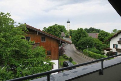 Schöne Dachgeschoss Wohnung mit EBK in Münsing