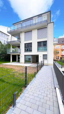 Wiesbaden-Dichterviertel: Exklusive Neubau-Terrassenwohnung mit Garten & Designer-Küche
