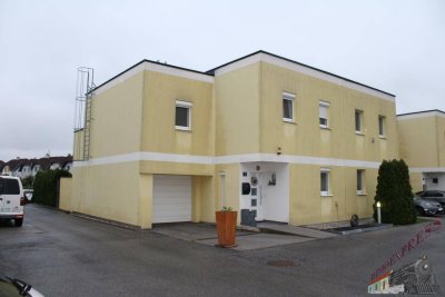 Sehr gut gelegenes Eckreihenhaus mit Garage, Garten &amp; Pool sowie Infrarotkabine im Keller