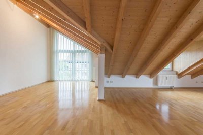 Helle 3-Zimmer-DG-Wohnung mit Balkon in Münsing/Starnberger See zu vermieten