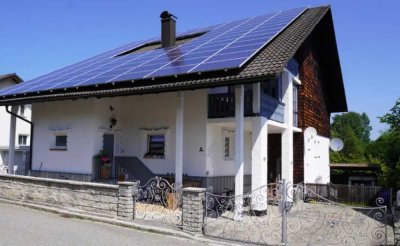 10% - Renditeknaller - 4-Familienhaus mit großer PV-Anlage mit guter Einspeisevergütung