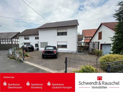 Einfamilienhaus mit zwei Garagen und separatem Gartengrundstück in Ulrichstein-Wohnfeld