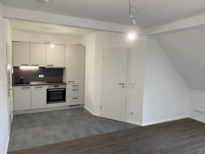 Erstbezug nach Sanierung mit Einbauküche: attraktive 2-Zimmer-Wohnung in Bad