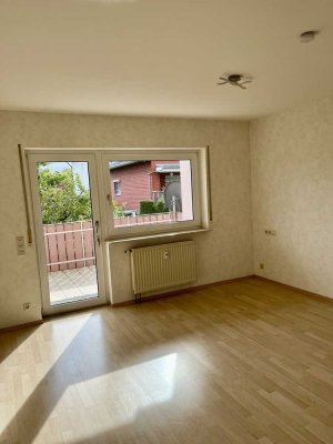 Helle, geräumige 3-Zimmer-Wohnung mit Balkon und Einbauküche in Walzbachtal
