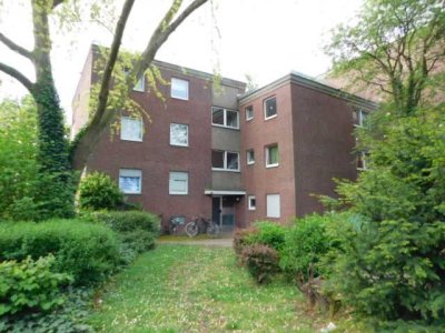 Sehr schöne 3-Zimmer-Erdgeschosswohnung... renoviert und bezugsfertig mit Balkon...!