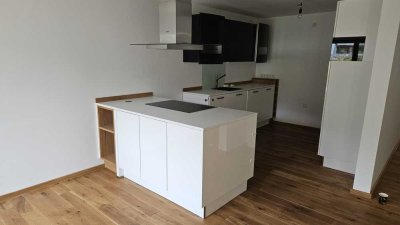 Stilvolle, neuwertige 4-Zimmer-EG-Wohnung mit geh. Innenausstattung mit Balkon und EBK